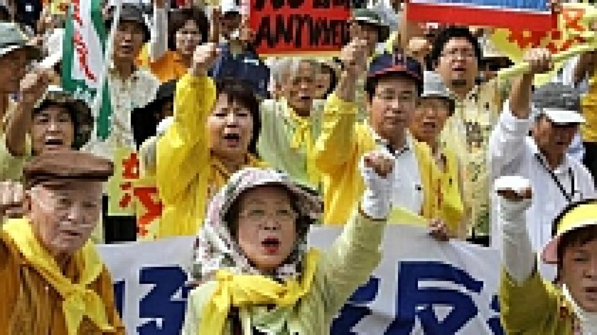 japonia baza sua ramane in okinawa premierul isi cere scuze populatiei