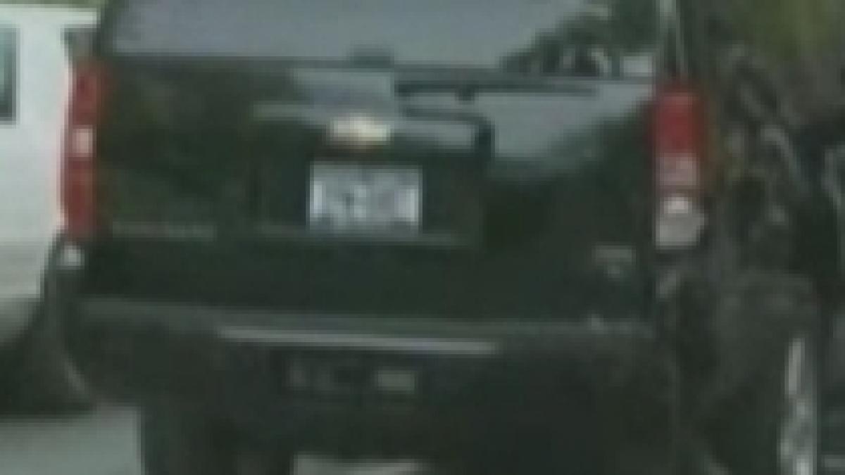 masini din coloana oficiala a lui bill clinton implicate intr un accident video