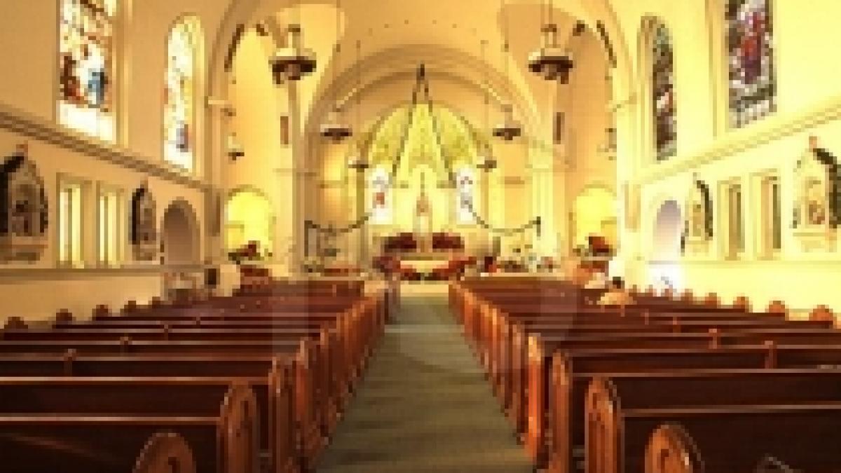 sacrilegiu la valencia un roman baut a distrus altarul unei biserici