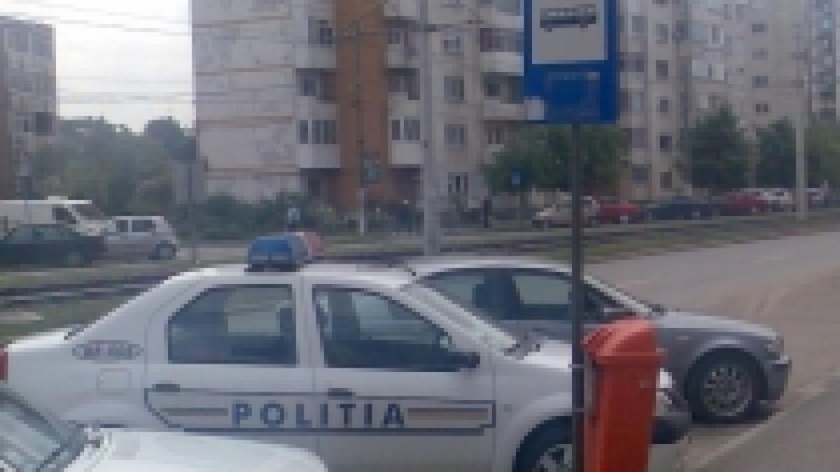 cum parcheaza politistii in arad in statia de autobuz evident foto