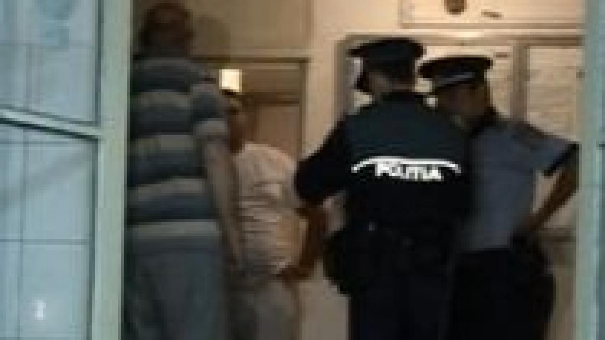 postas injunghiat intr un bloc din bucuresti hotii au fugit cu 40 000 lei video