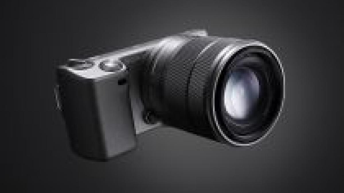 sony a adus in romania nex 5 si nex 3 cele mai mici si usoare camere digitale cu obiective