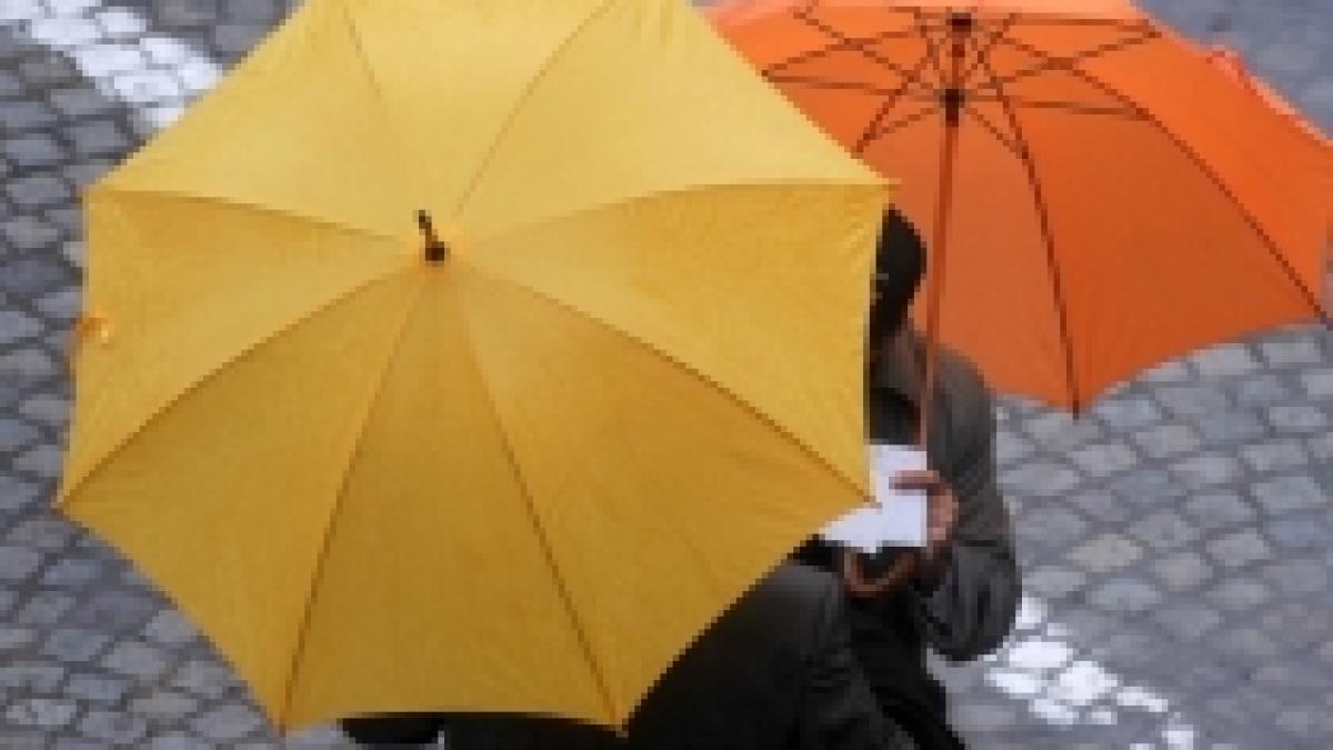 vreme instabila averse si descarcari electrice in weekend vezi prognoza meteo