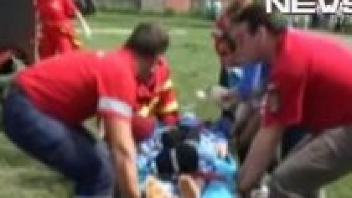 bistrita un licean a ajuns la spital dupa ce a fost batut de colegi in ziua banchetului video