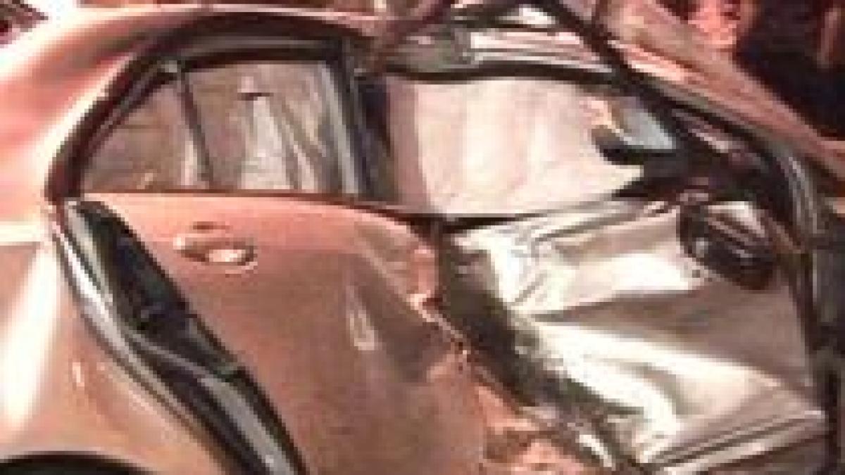 motociclist mort intr un accident provocat de o soferita neatenta femeia si copilul ei in stare