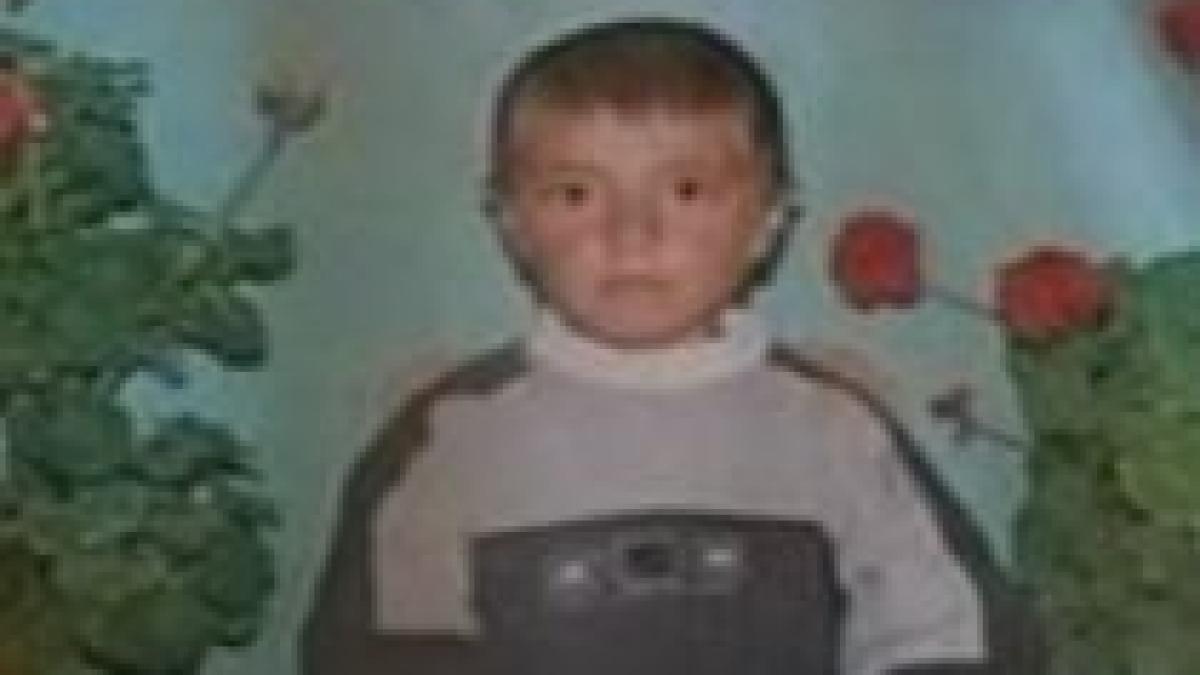 un copil a murit dupa ce a fost operat de mai multe ori pentru o fractura la mana video