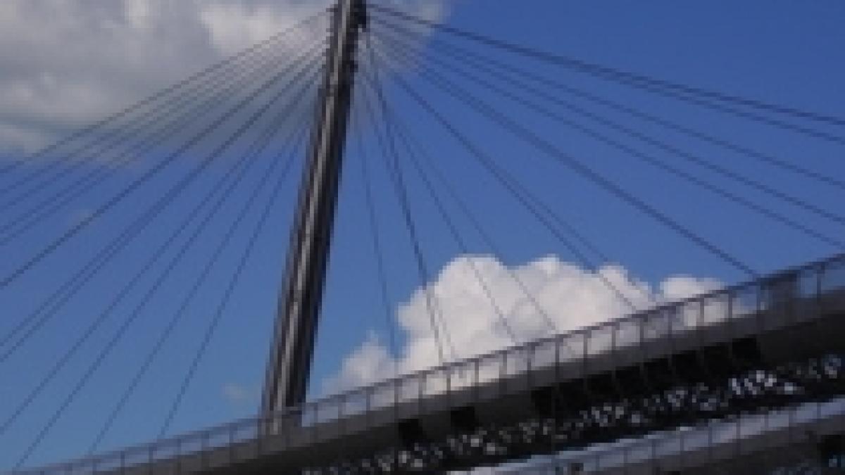 italia un roman de 21 de ani s a sinucis aruncandu se de pe un pod