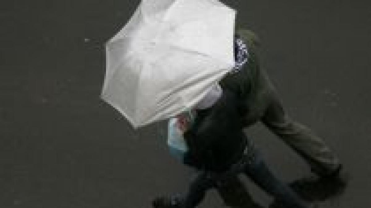 ploi abundente si vijelii in bucuresti si in mai multe judete video