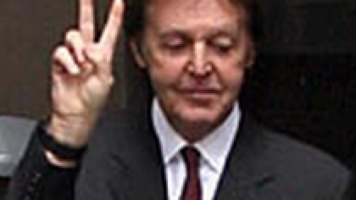 autocarul de turneu al lui paul mccartney atacat intr un cartier rau famat din ciudad de mexico