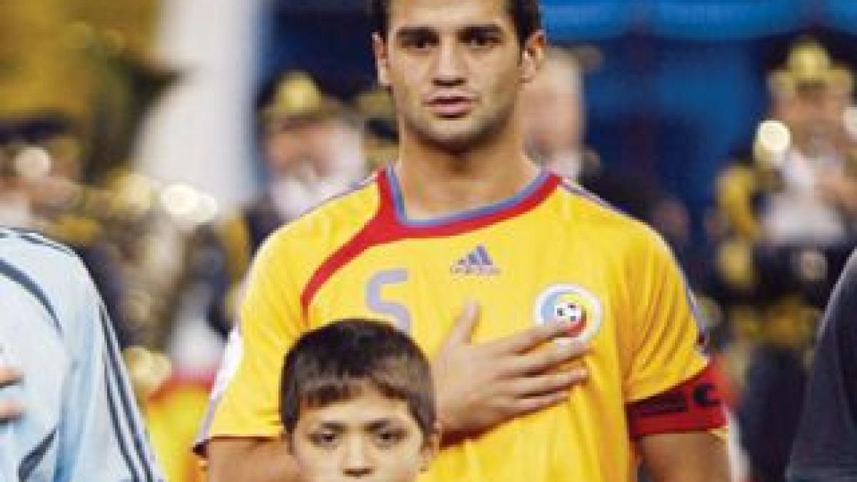 ienei nu crede in zvonuri chivu nu renunta la nationala isi iubeste tara