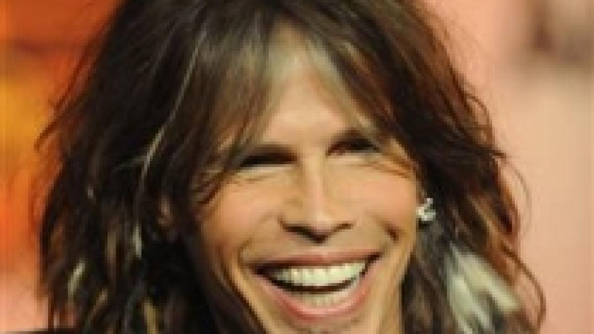 steven tyler solistul trupei aerosmith isi va publica autobiografia