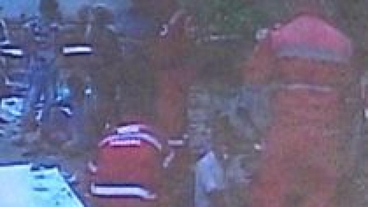 un om a murit in urma prabusirii unei hale de la fosta fabrica vulcan video