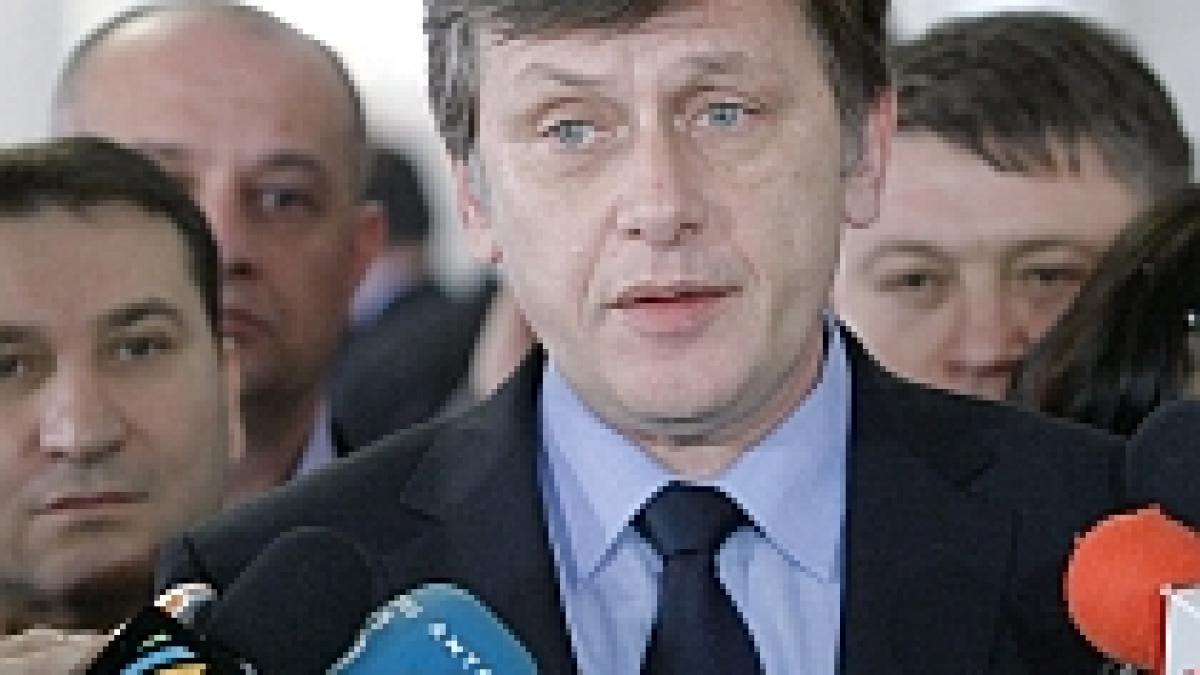 antonescu guvernul boc trebuie sa cada cat mai repede e incompetent lipsit de credibilitate si
