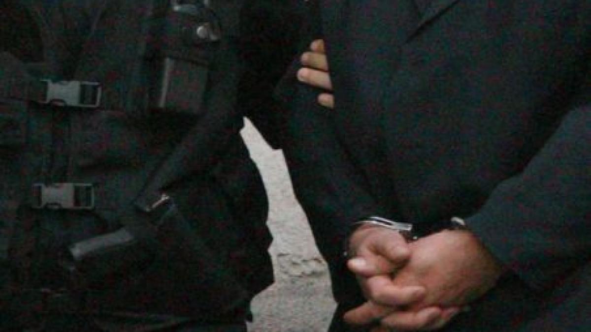 doi comisari superiori de la garda financiara arestati preventiv pentru luare de mita