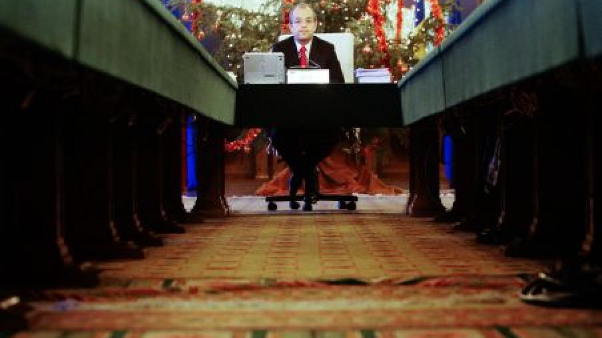 solutie alternativa pentru multumirea parlamentarilor pdl guvern comasat de opt ministere