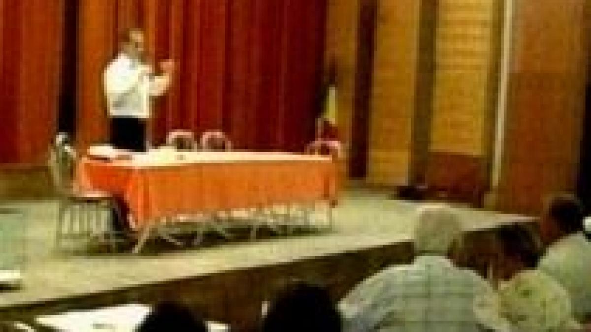 iasi imbranceli la intalnirea deputatului pdl daniel oajdea cu alegatorii