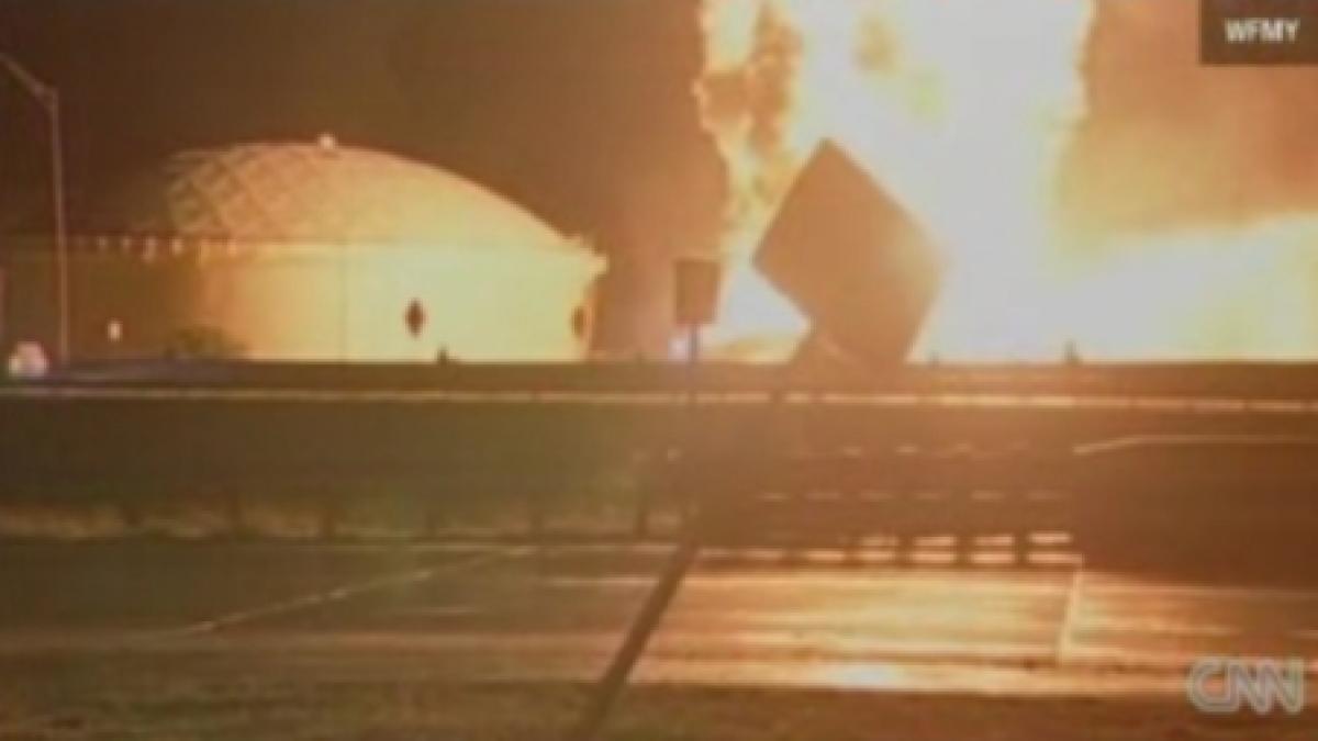 sua incendiu urias izbucnit la o companie de gaz din carolina de nord video