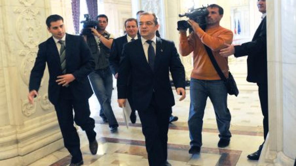 jurnalisti imbranciti si exces de zel marca spp la parlament daca aveam catusele la mine te arestam