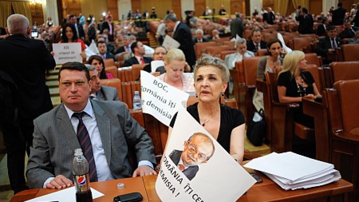 pdl i a transmis lui boc sa faca ordine in ministere dupa motiune schimbari si comasari