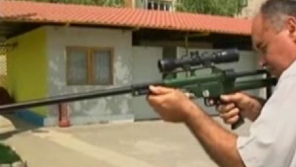 batran din galati impuscat accidental cu un tranchilizant pentru maidanezi video