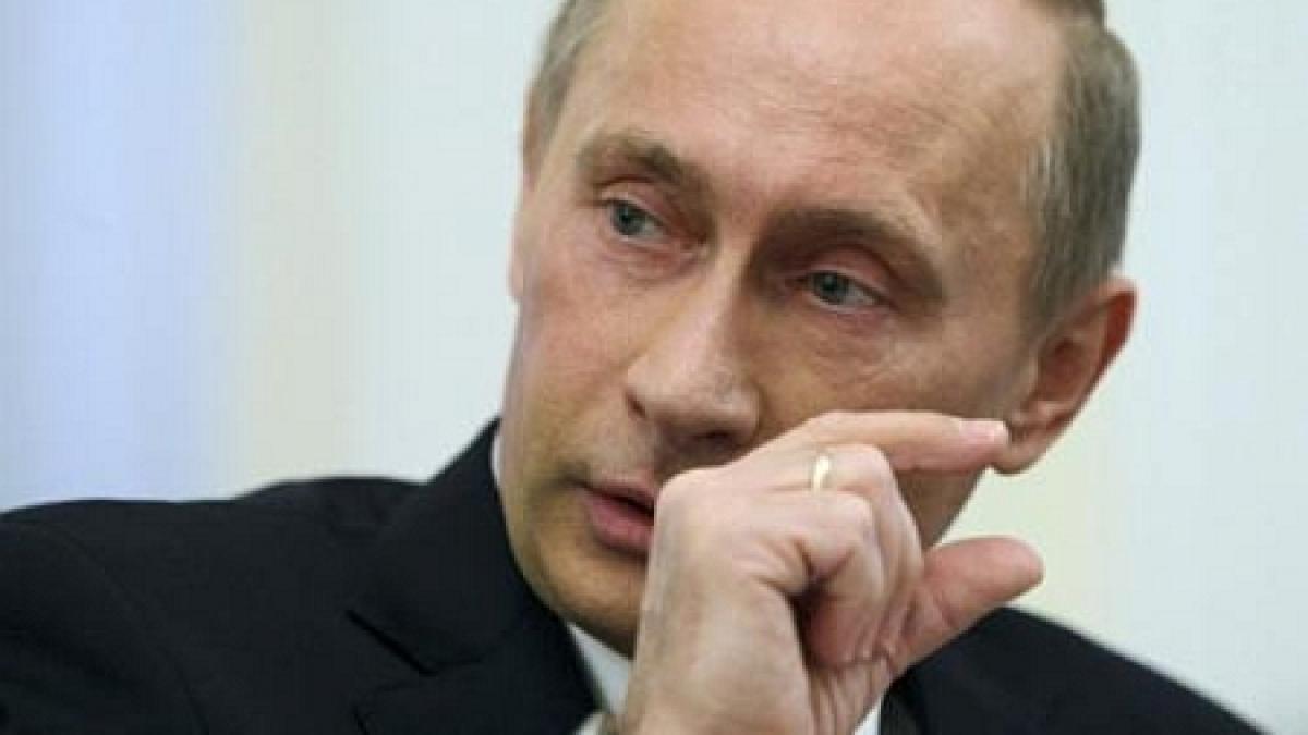 rusia politia confisca 100 000 de carti anti putin