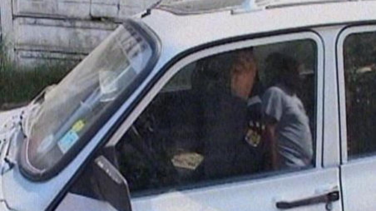 botosani un pompier risca sa ajunga in puscarie pentru ca a lovit un baiat cu piatra in ochi video