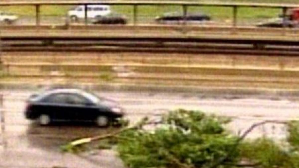 china si sua lovite in plin de furtuni 140 de chinezi au decedat video