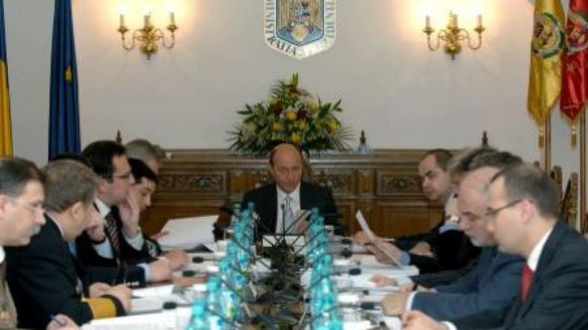 basescu ii raspunde lui geoana csat a remis spre aprobare parlamentului strategia de aparare a tarii