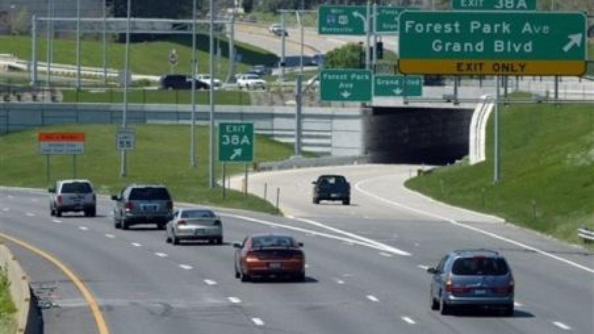 incident violent pe o autostrada din sua o femeie urmarita si impuscata de iubitul ei