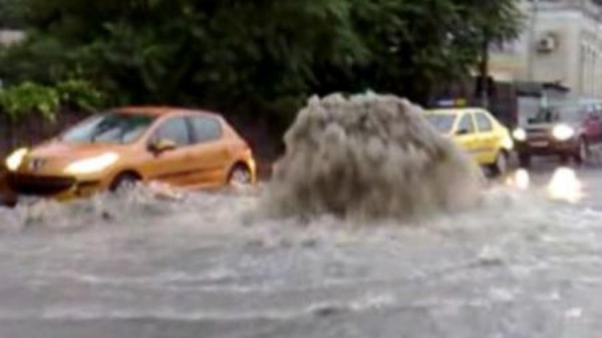 ploile torentiale au facut ravagii in tara un clujean a disparut dupa ce o masina a fost luata de