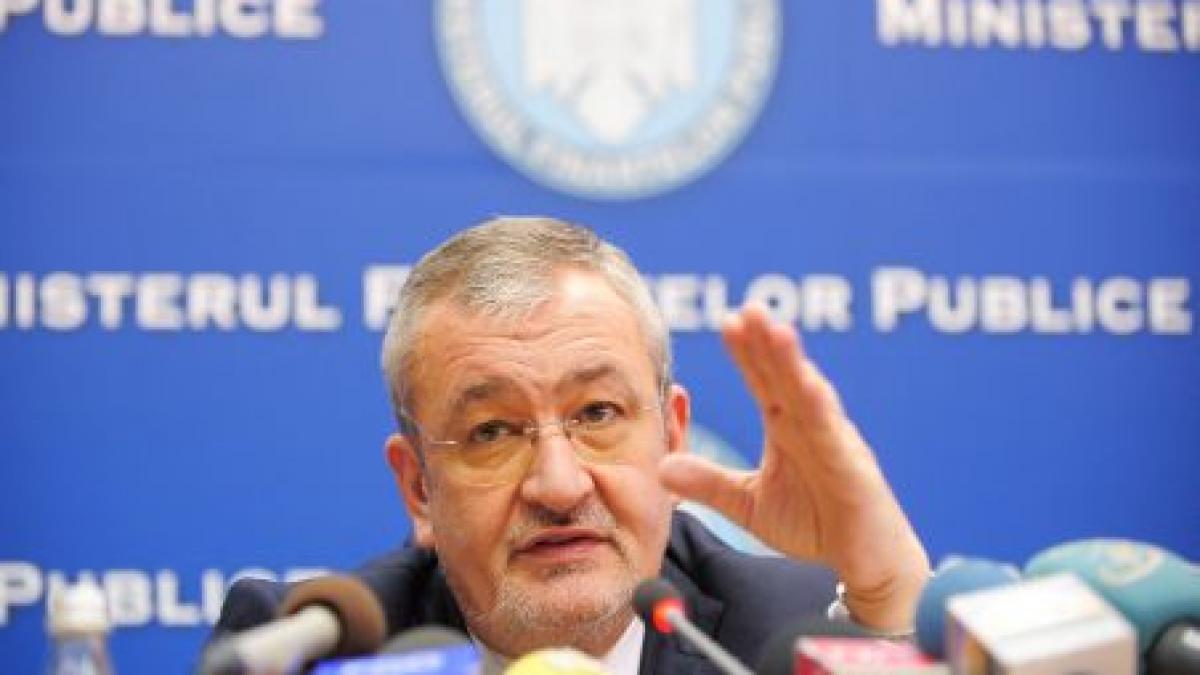 vladescu anul acesta vom continua sa fim in recesiune 2011 un an de stagnare