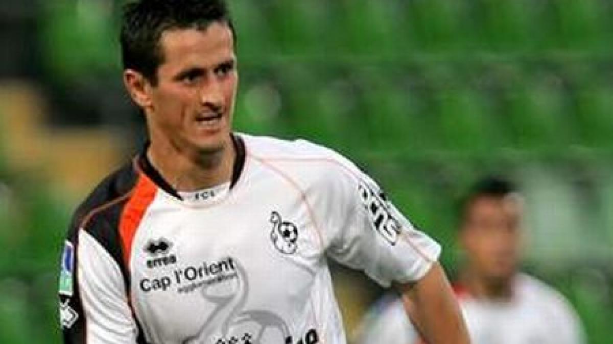 invins in prelungiri de sua un jucator algerian s a razbunat crunt pe o reporterita