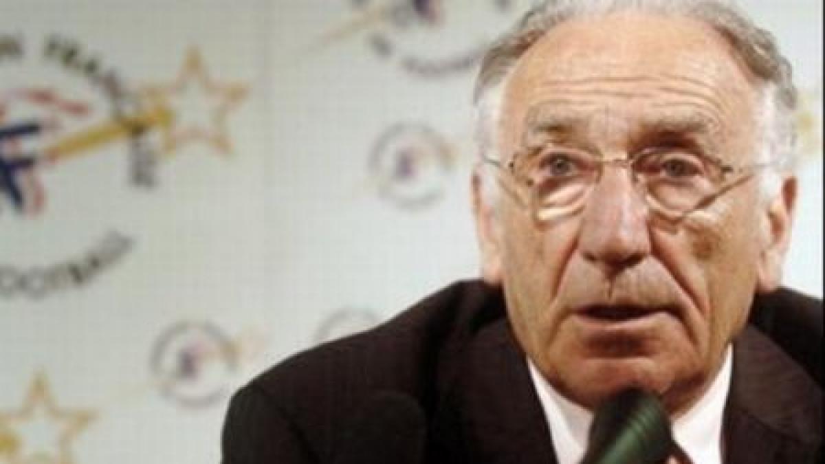 sarkozy si guvernul frantei se implica in rezolvarea crizei de la echipa nationala