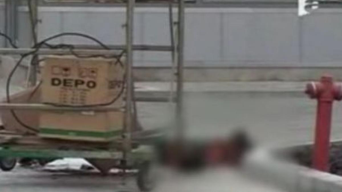 un barbat a murit si altul este ranit dupa ce s au electrocutat in timp ce mutau o schela video