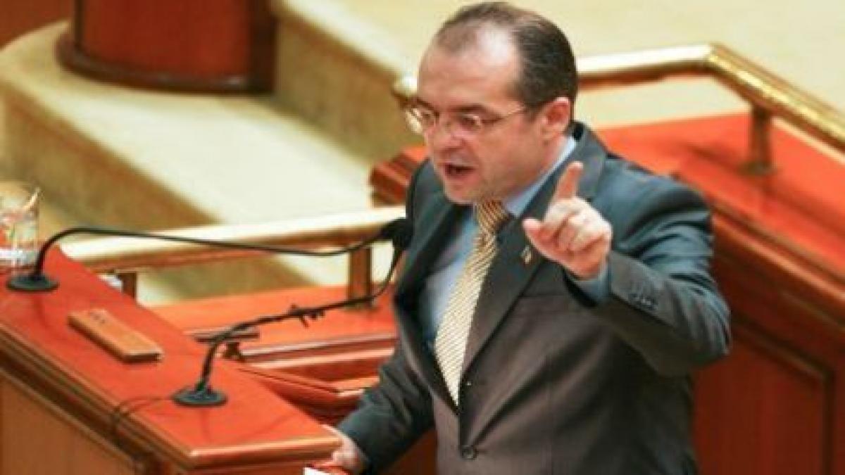 premierul boc l a amenintat cu demiterea pe unul dintre prefecti in timpul videoconferintei video