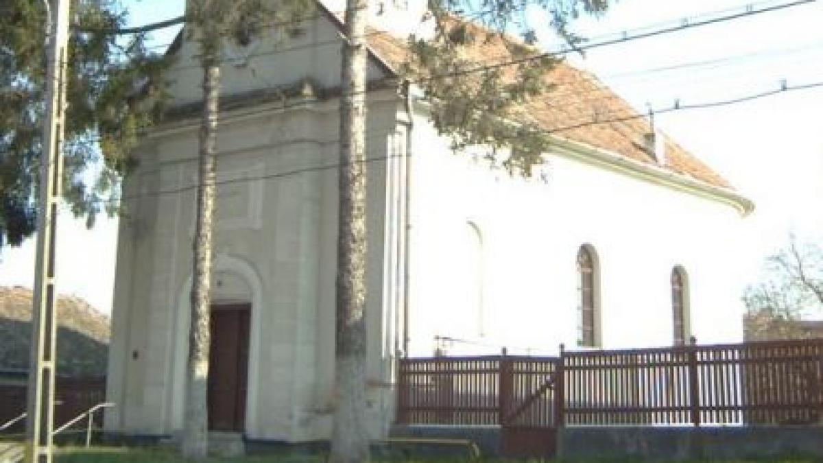 un preot al bisericii unitariene si a ucis copiii in altarul bisericii apoi s a sinucis video