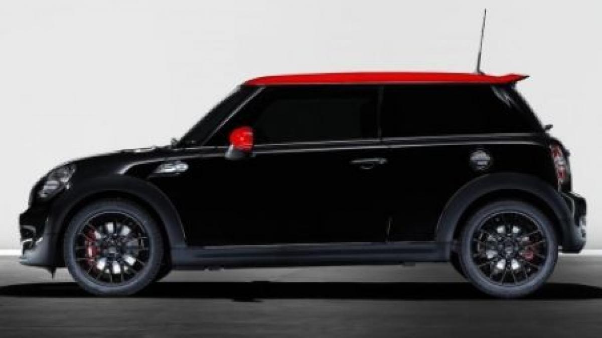 mini dezvaluie facelift ul modelelor cooper coper convertible si clubman toate versiunile dispun de