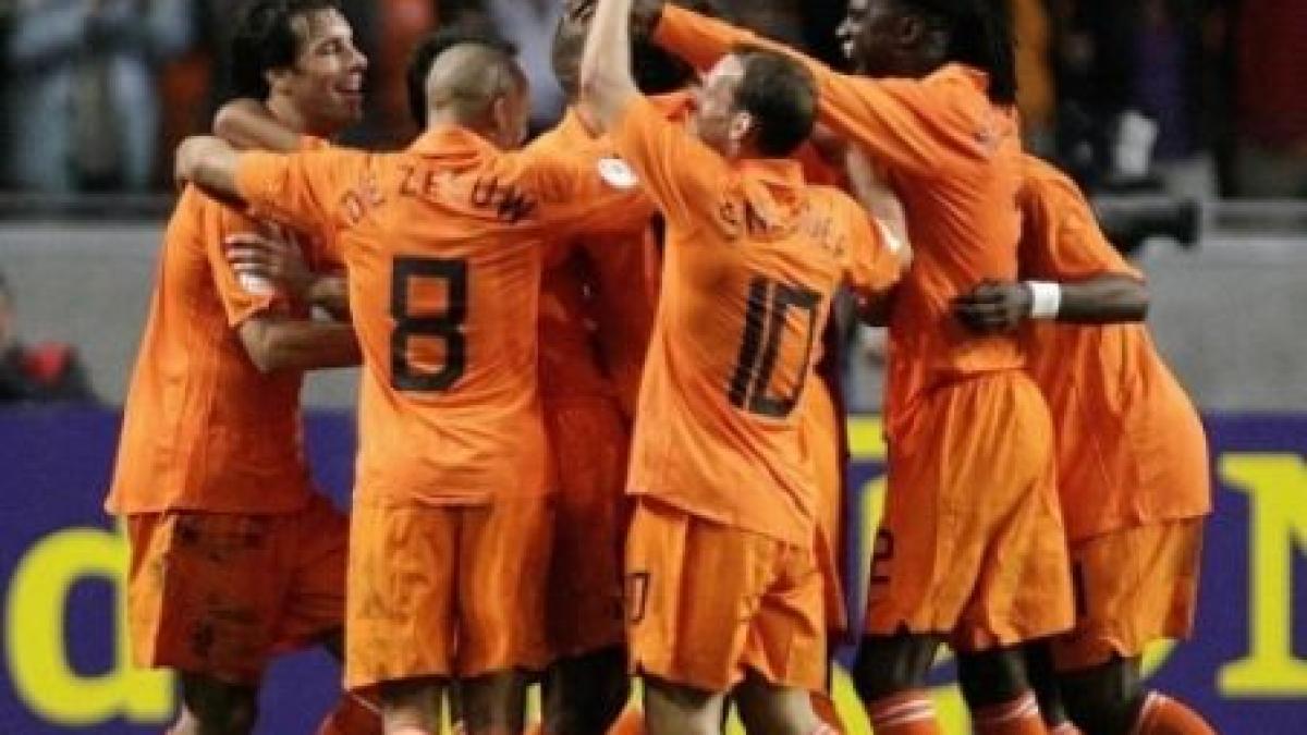 olanda castiga meciul cu slovacia scor 2 1 si se califica in sferturile cupei mondiale
