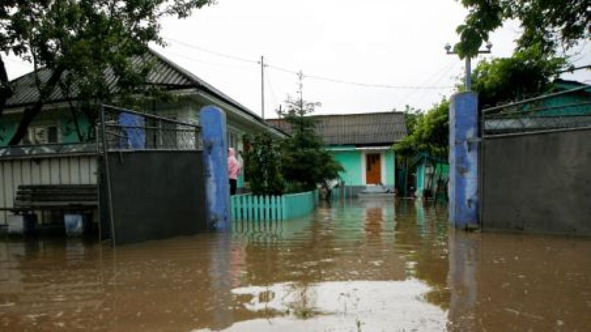 ploile continua sa faca probleme in moldova si maramures