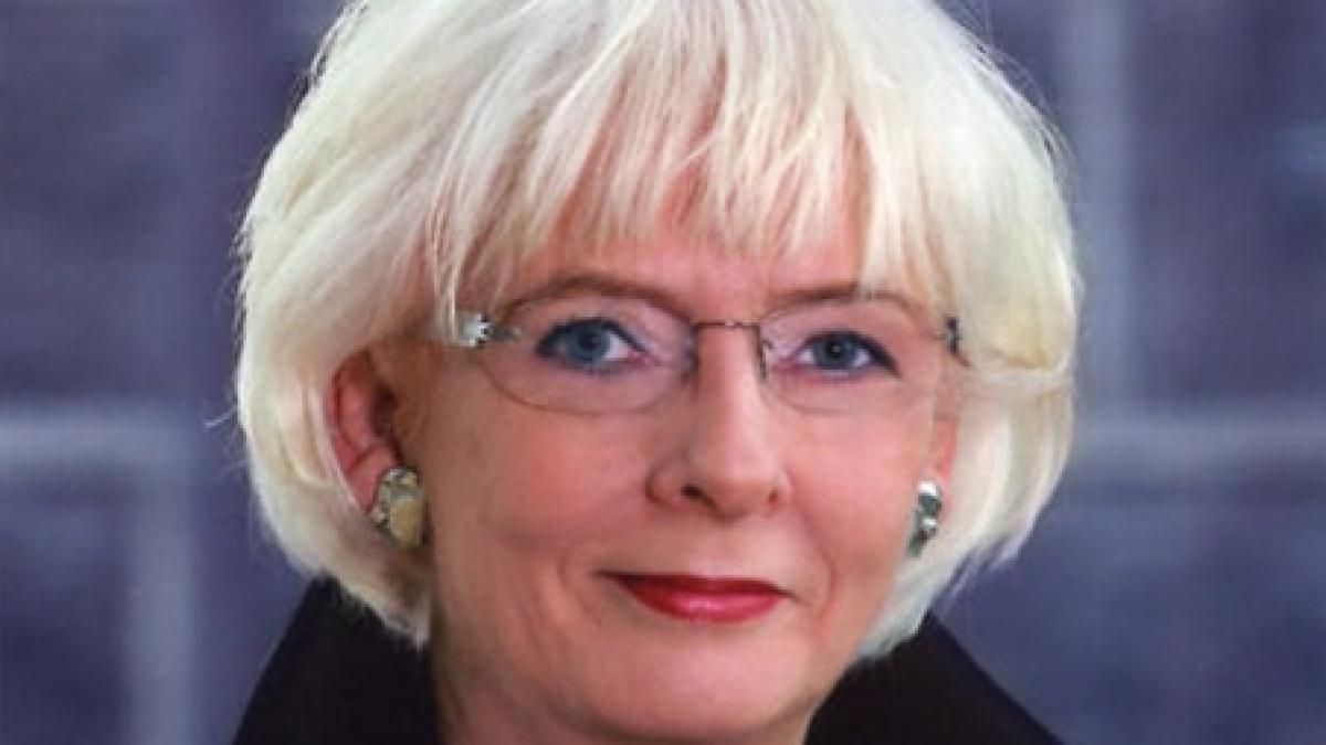 premierul islandei inaugureaza legalizarea casatoriilor homosexuale s a maritat cu iubita sa