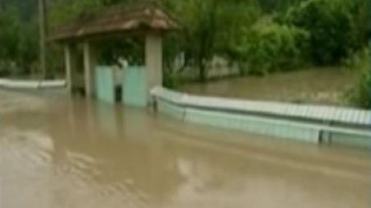 inundatii devastatoare in moldova 12 morti si sute de gospodarii distruse video