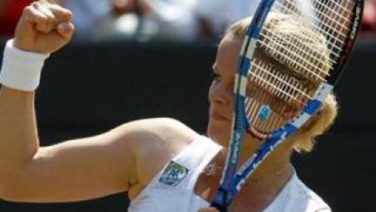 kim clijsters a castigat duelul belgian de la wimbledon si merge in sferturi