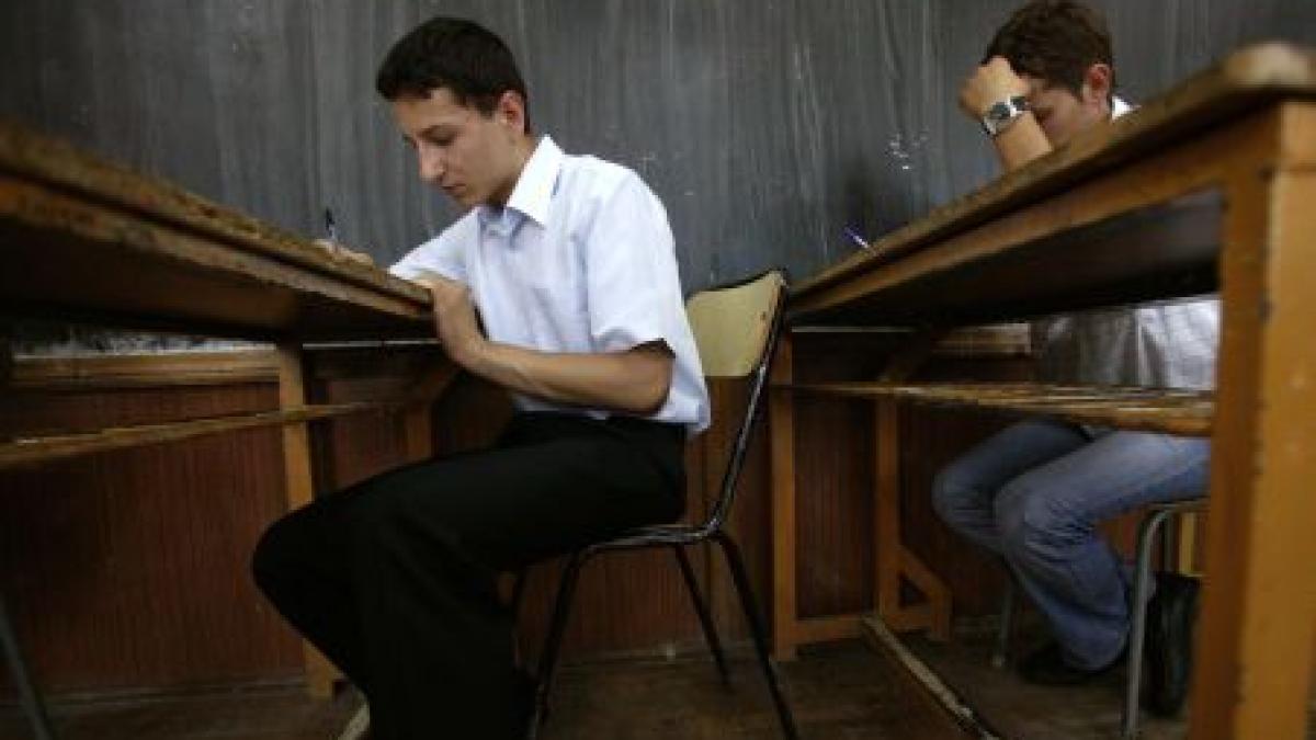 perle la bac iorgu n are stofa de amorez in loc sa si apere tipa el fuge de barba su