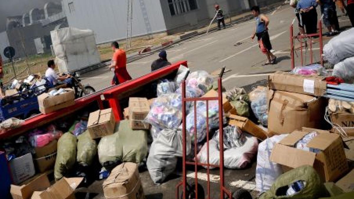 razie la complexul comercial europa politistii confisca marfa contrafacuta