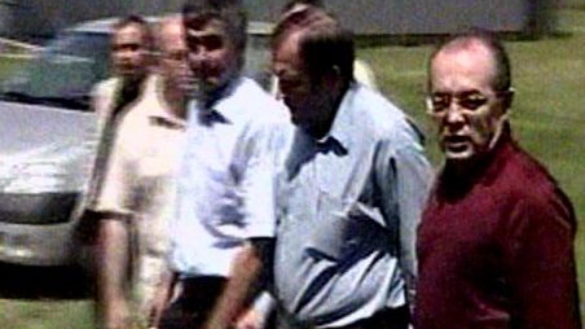 premierul emil boc a impartit promisiuni sucevenilor din zamostea afectati de inundatii video