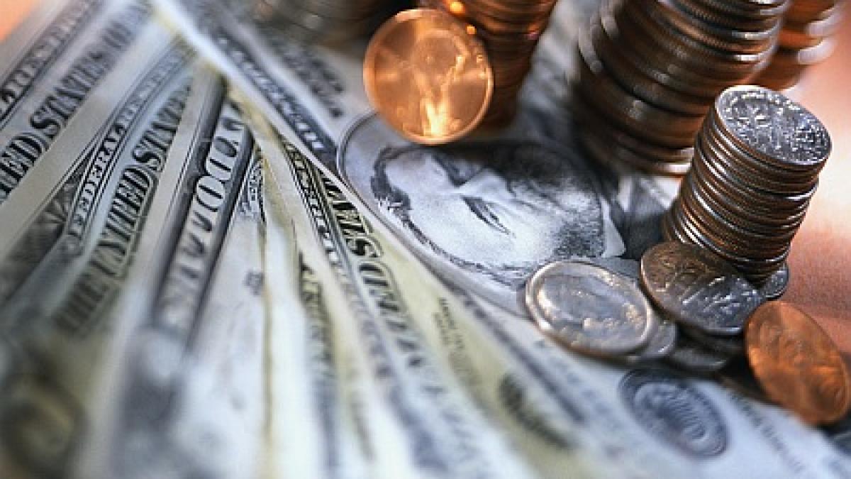 parlamentul european introduce reguli dure privind bonusurile bancherilor