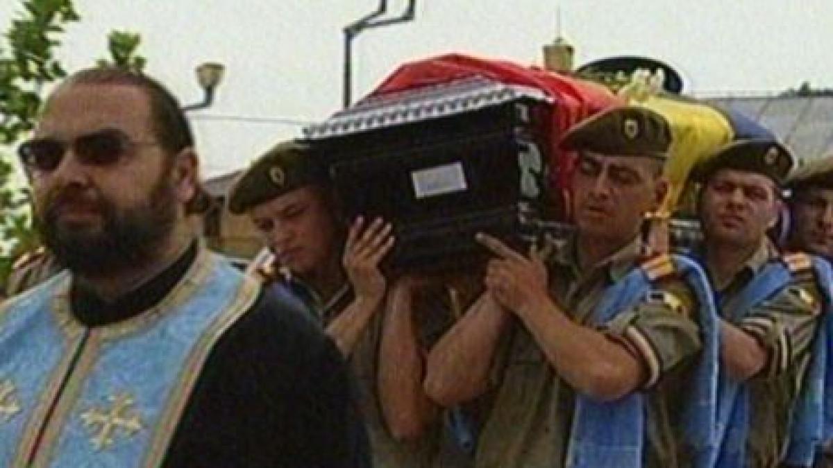 comandorul nicolae jianu al 12 lea erou de la tuzla condus pe ultimul drum video