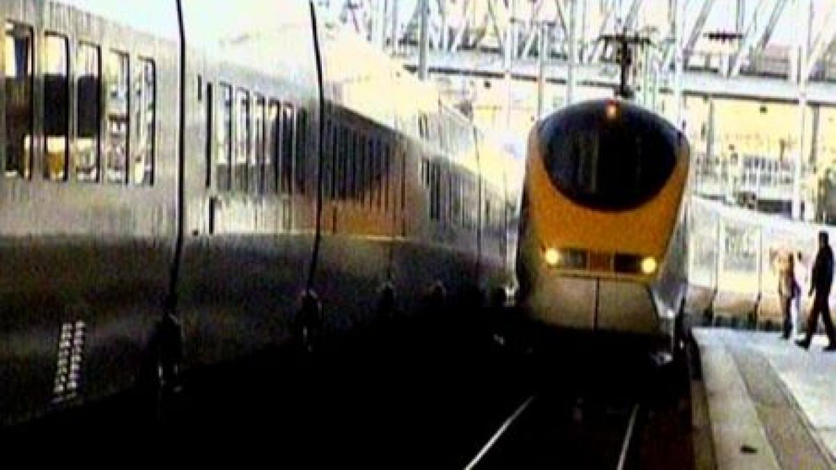 franta patru romani au furat trei kilometri de cablu electric afectand 120 de tgv uri video