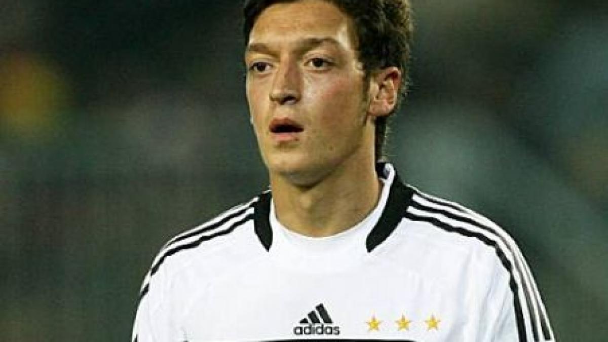 mesut ozil va refuza ofertele venite de la marile cluburi ale europei