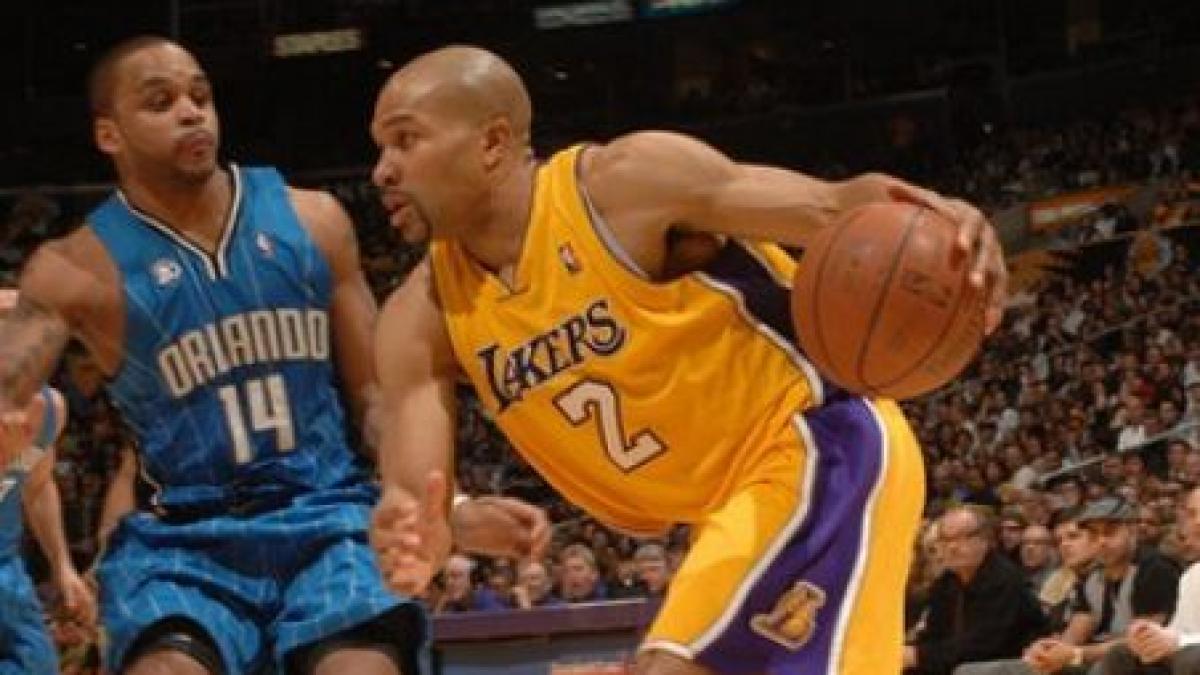 derek fisher refuza sa se alature tripletei de la miami si ramane la lakers